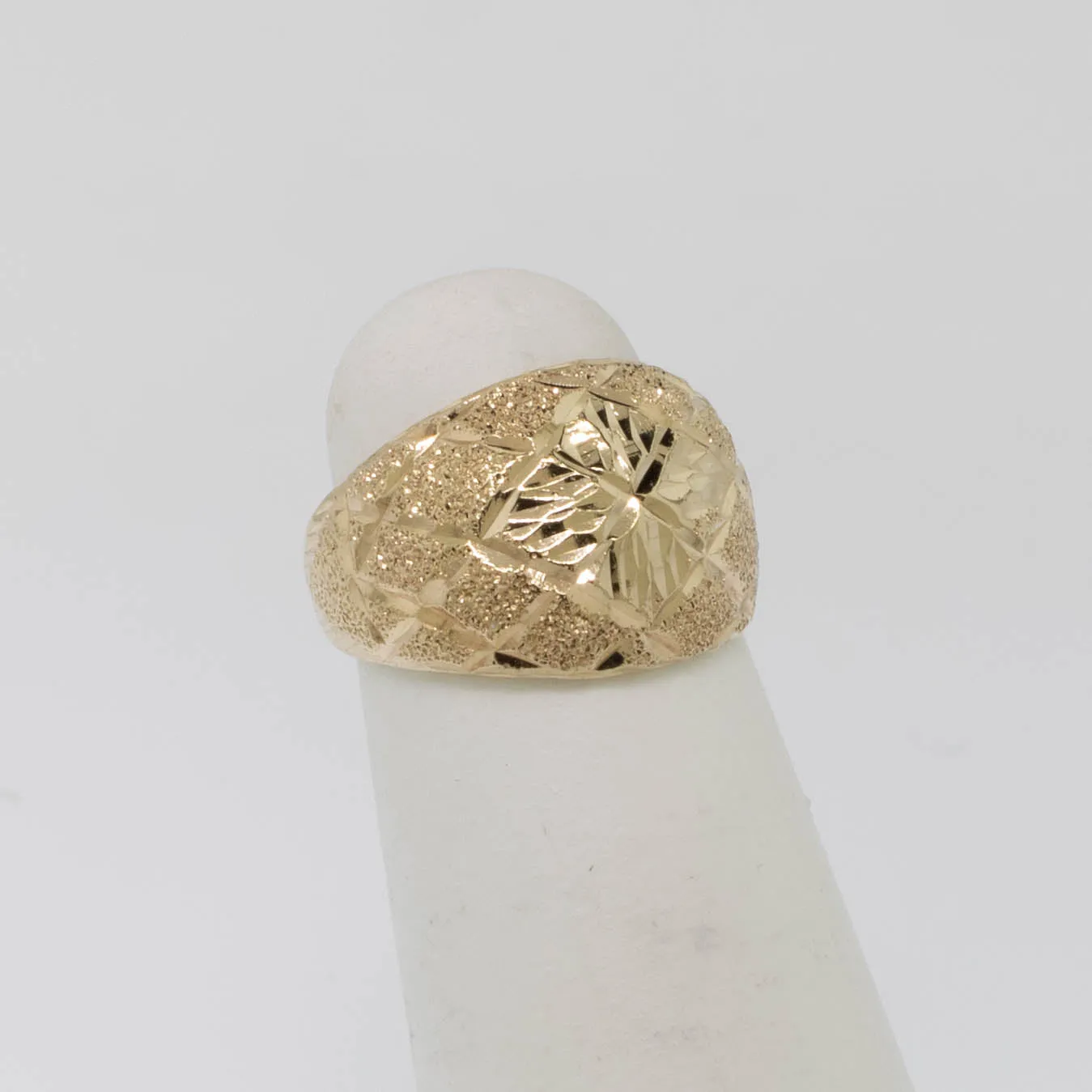 14K Yellow Gold Textured Diamond-Cut Dome Ring Size 2.75 Preowned Jewelry