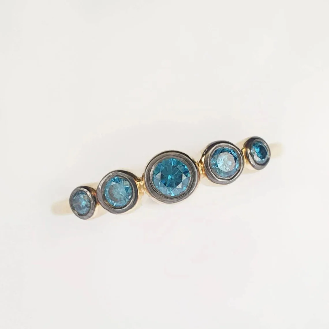 5 Blue diamonds Ring