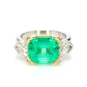 Emerald Three-stone Ring