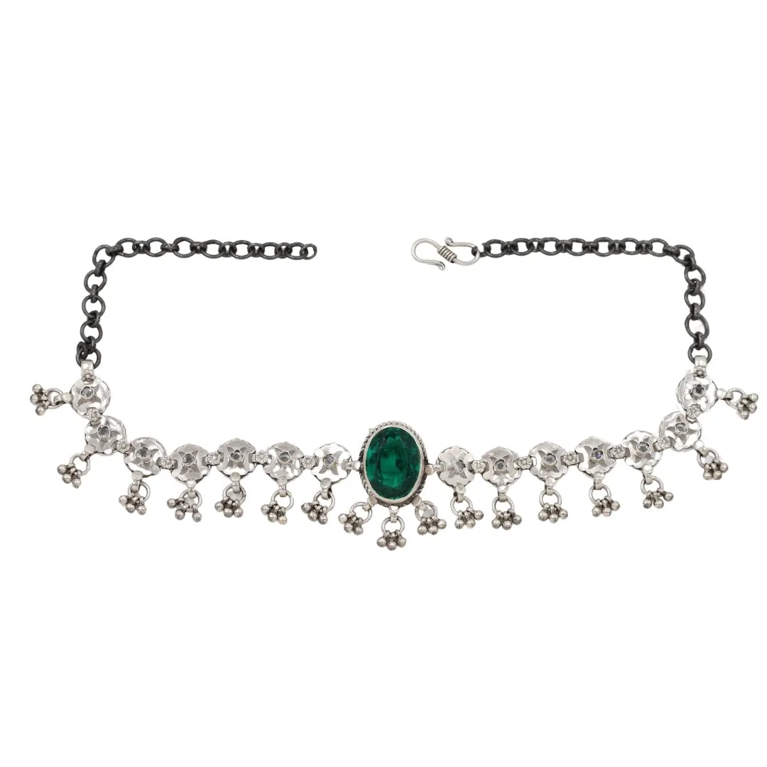 Majestic Glow: Sangeeta Boochra’s Silver Necklace with Emerald Accents