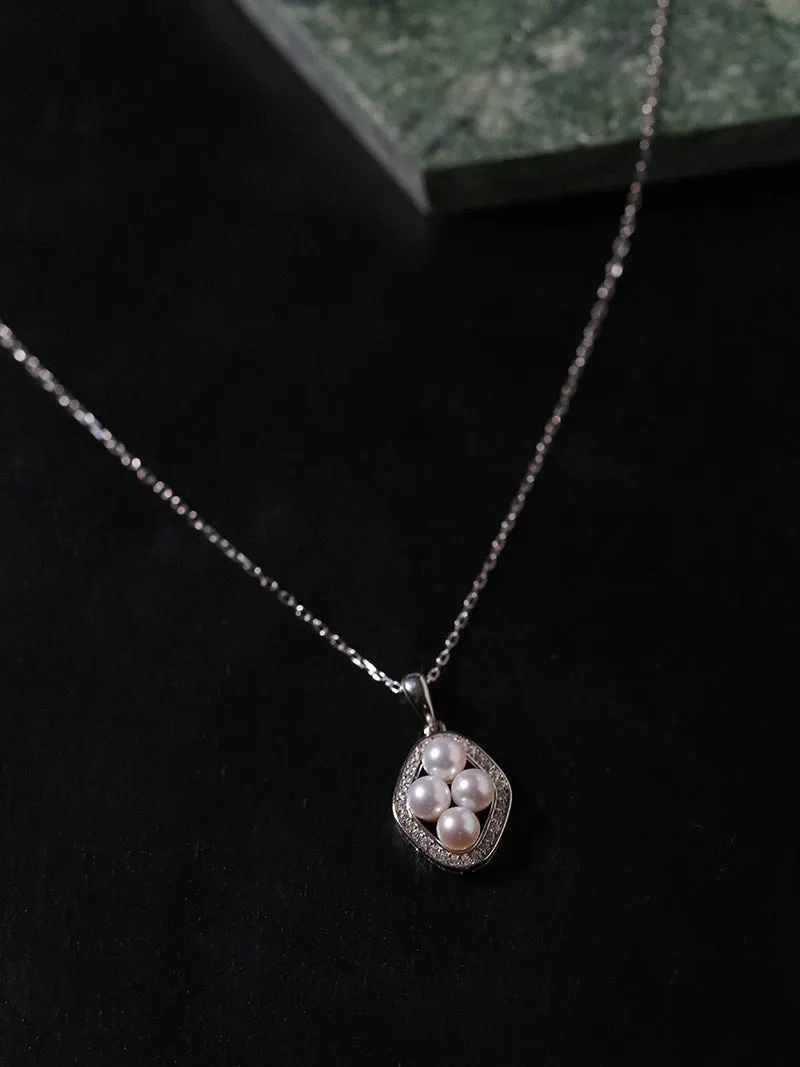 Natural Freshwater Pearl Rhombus Pendant Necklace