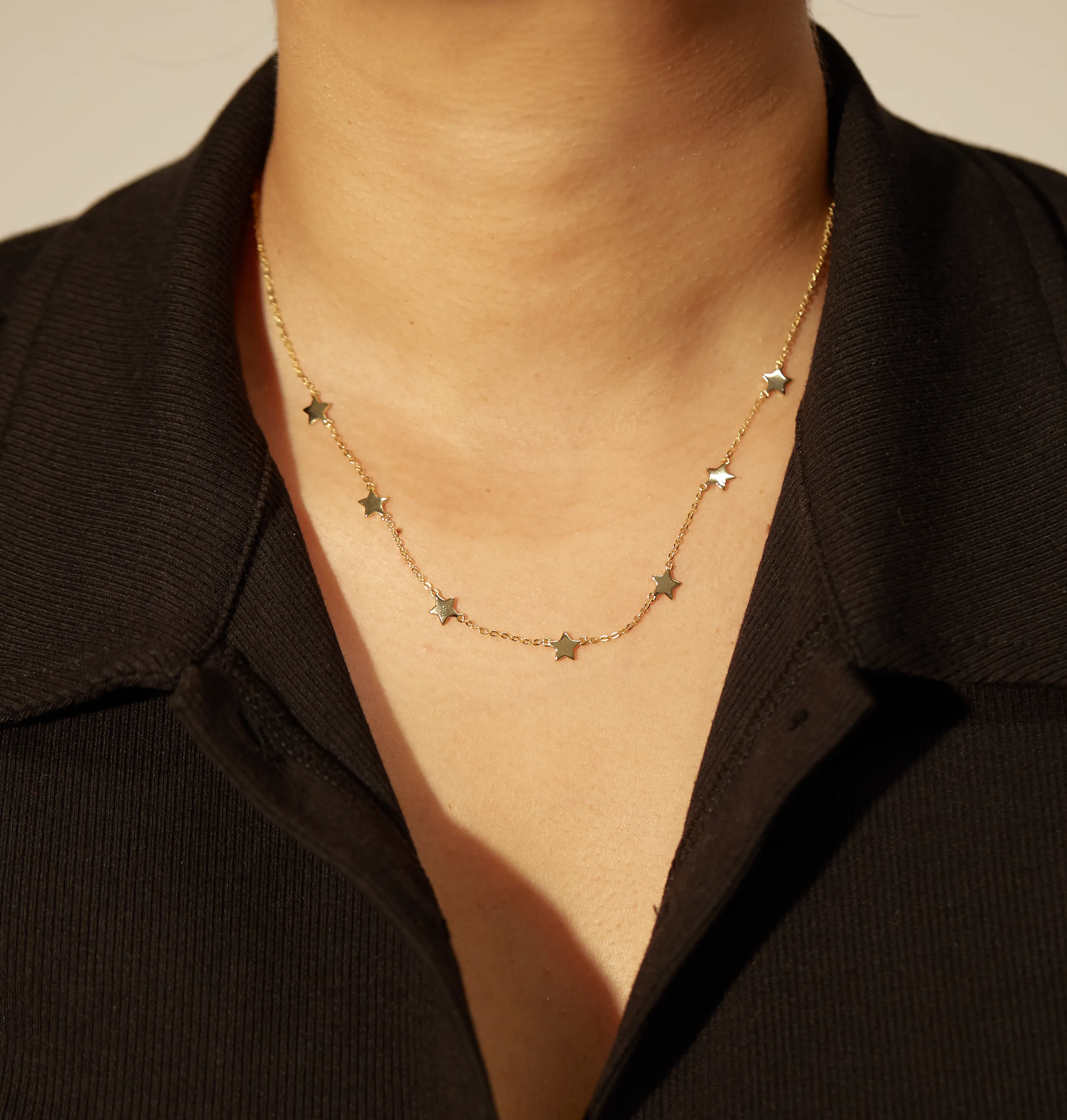 THE DAINTY STAR CHOKER