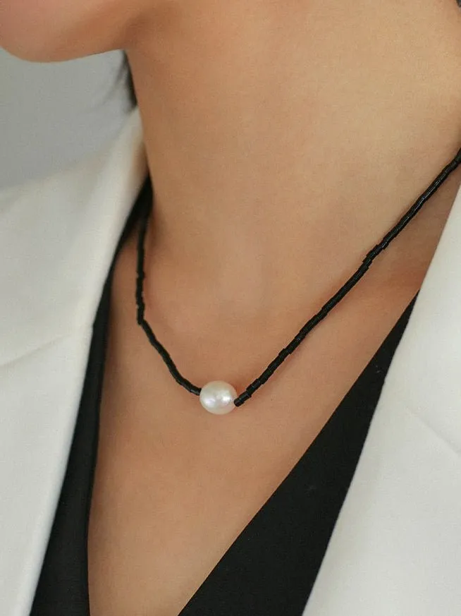 Vintage Black Agate Pearl Collarbone Necklace